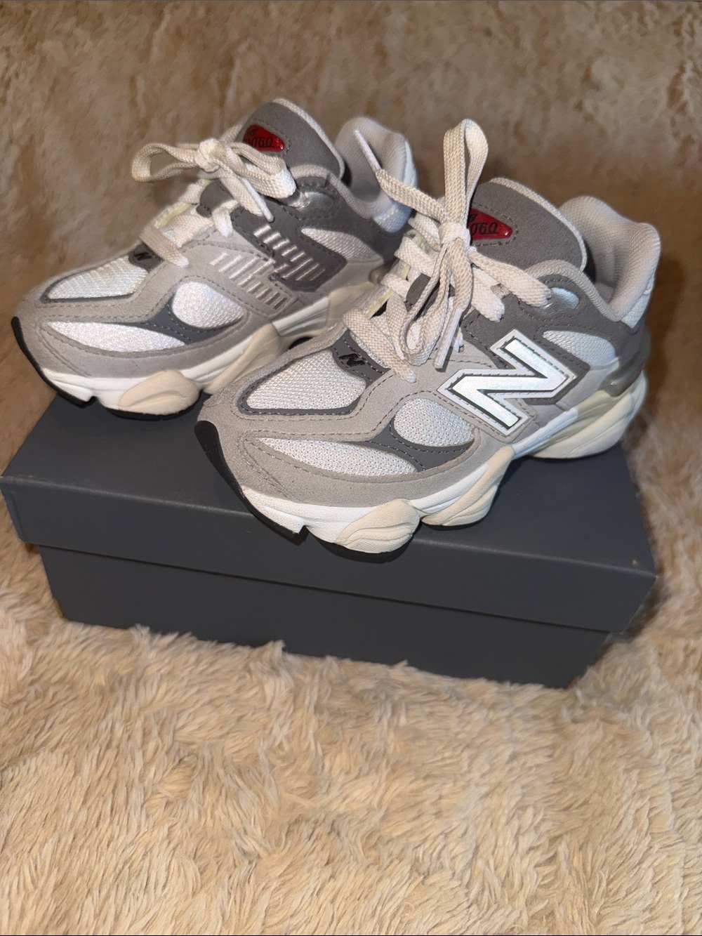 New Balance 9060 Grey “Raincloud” Little Kids Sneakers Size 11 11C PC9060GY